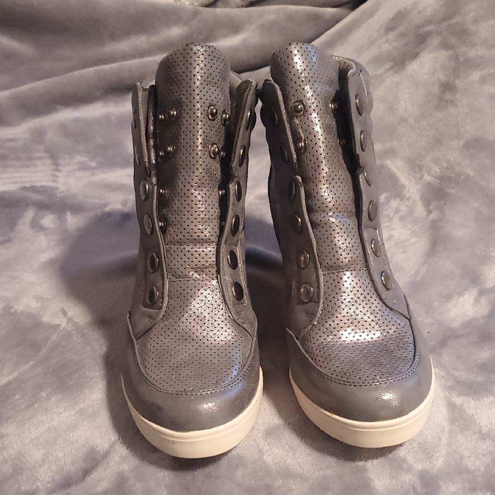 Mia Stylish Gray High-Top Women's Sneakers